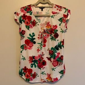 Floral short sleeve blouse